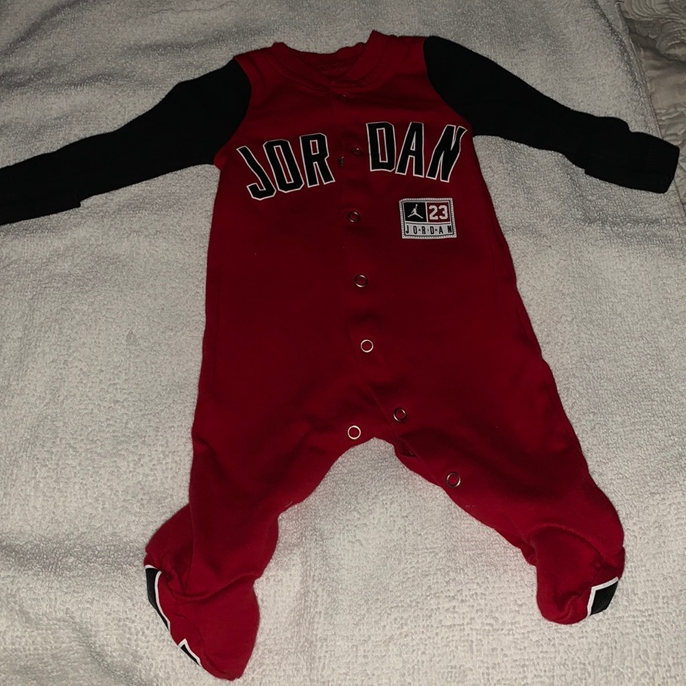 One piece baby outfit with zipper